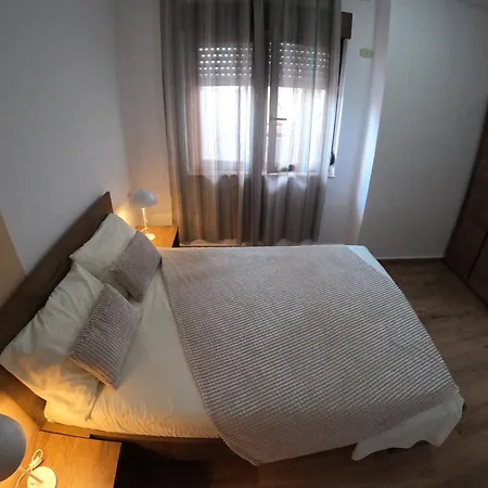 Angie's Perfect Location Flat - Walk To Sights تيرانا